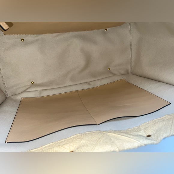 Valentino Garavani Roman Stud Tote - Picture 11 of 13